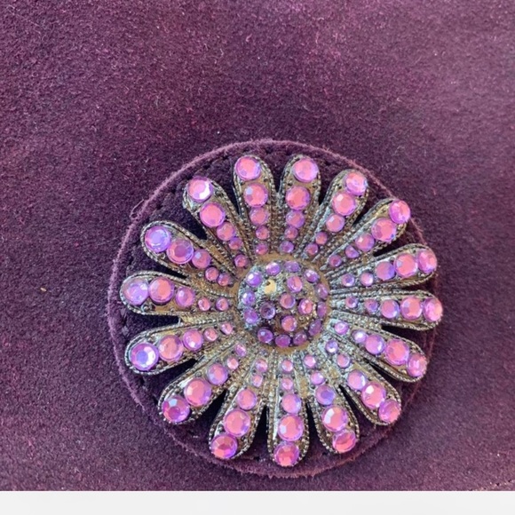 New York & co Purple Suede shoulder Bag with rhinestone Floral brooch NWT Y2k - Picture 6 of 6